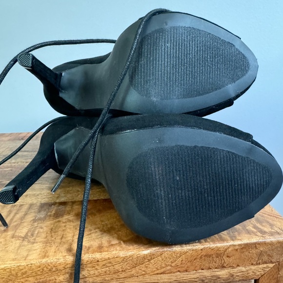 Black Suede Lace-up Heeled Booties. Veryn JustFab. Size 7 - Picture 2 of 14